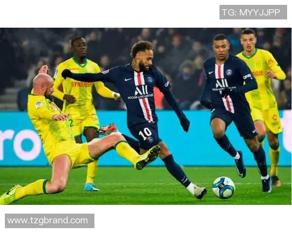 南特与巴黎圣曼的激烈对决展望与战术分析全解析 南特与巴黎圣曼的激烈对决展望与战术分析全解析