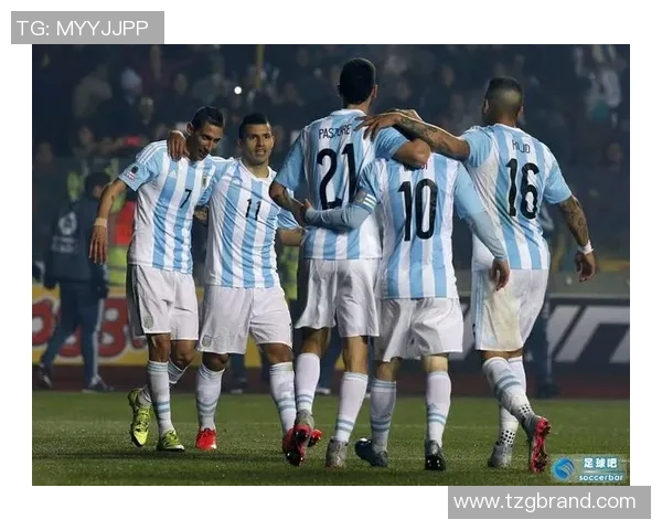 塔什干锦与波斯波利斯的激烈对决展现足球魅力与团队精神 塔什干锦与波斯波利斯的激烈对决展现足球魅力与团队精神