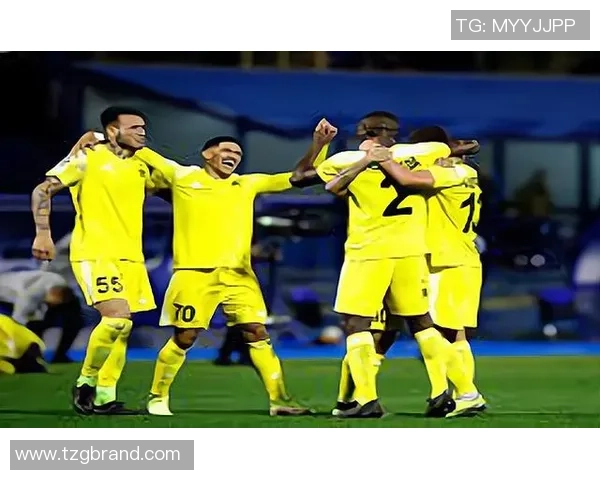 库克斯与谢里夫对决分析战术布局与球员表现的全面解读