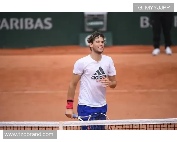 蒂姆与加斯东的激烈对决谁能在网球赛场上笑到最后